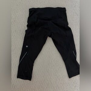 Woman crop Lulu lemon leggings